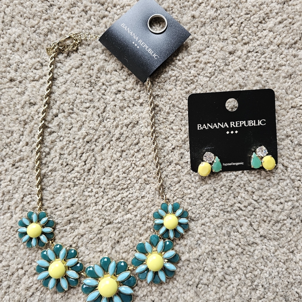 Banana Republic Necklace and Earrings NWT